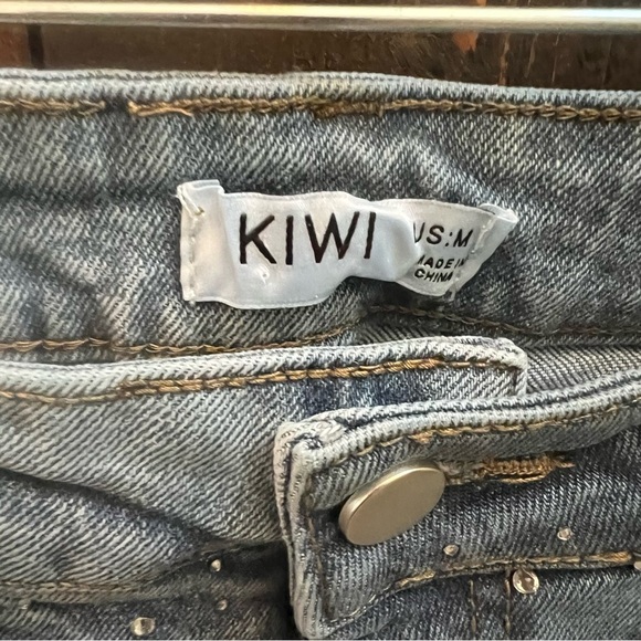 Stylish Rhinestone and Hearts High Rise Jean - Size Medium - Picture 11 of 12